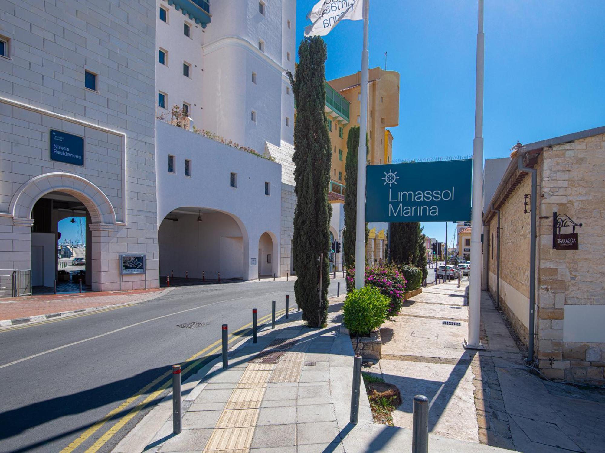 Sanders River Plaza Limassol Bagian luar foto