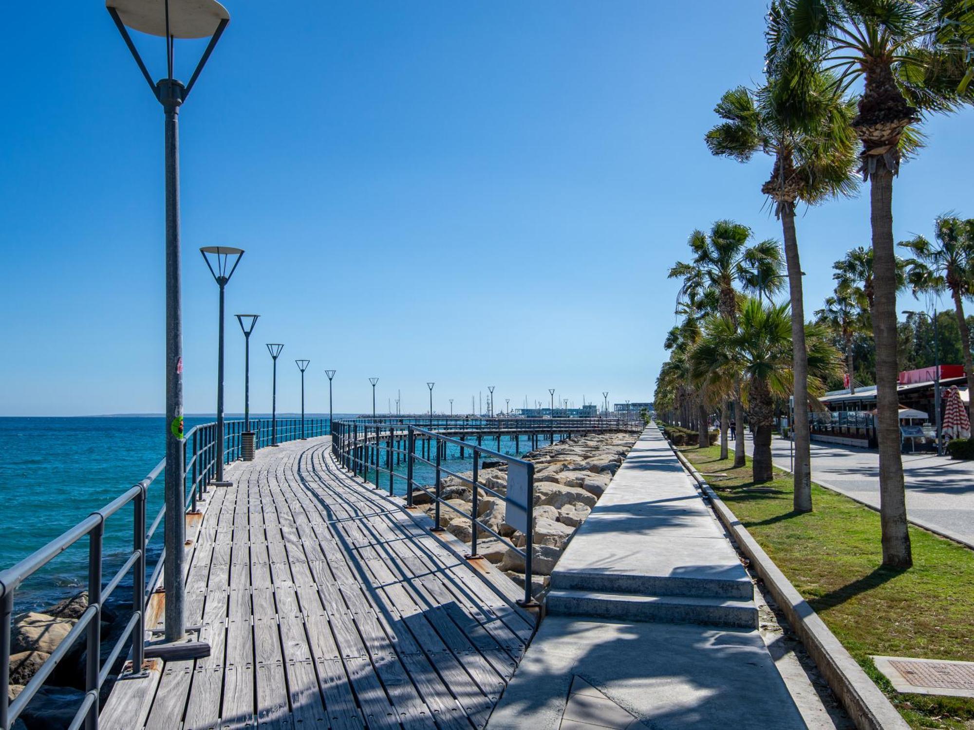Sanders River Plaza Limassol Bagian luar foto
